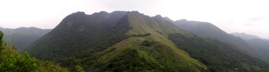 馬鞍山郊野公園石芽山 Shek Nga Shan, Ma On Shan Country Park by Sun Ngai