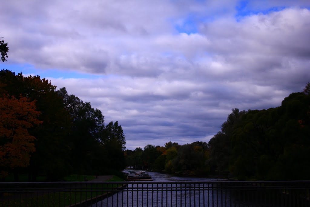 Malo Krestovsky bridge by Diggory Venn