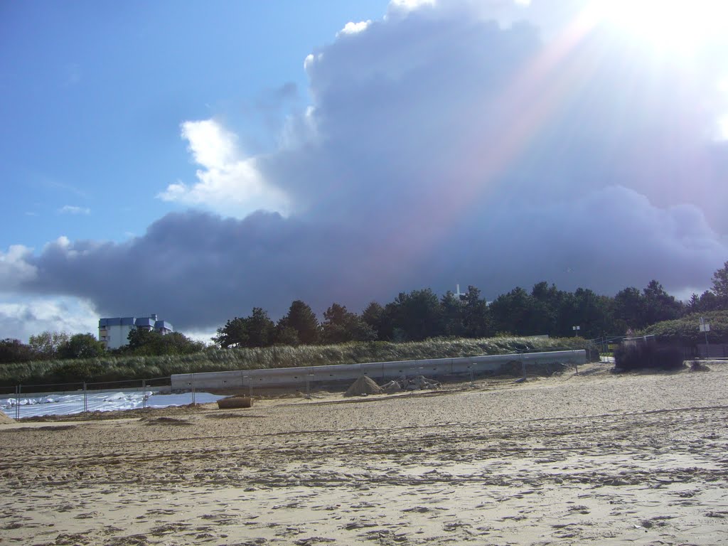 Regenwolke mit Regenbogen by D.Tetzner