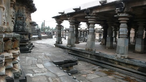 Belur, Karnataka 573115, India by Jean-Marc Allet