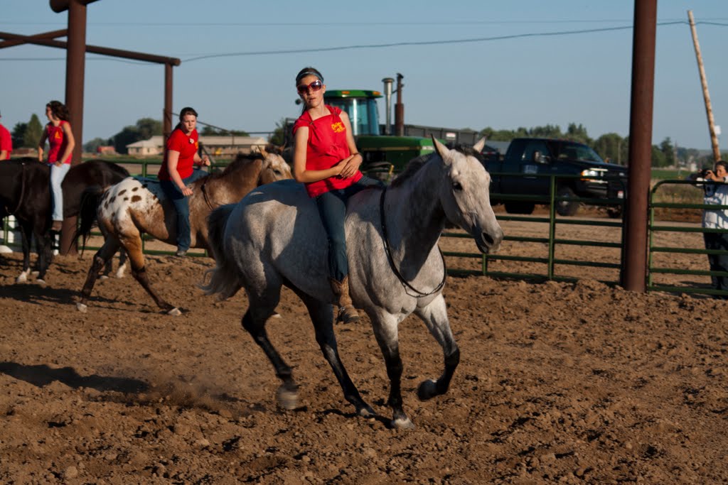 Eh Capa bareback riders practice by cwbypilot