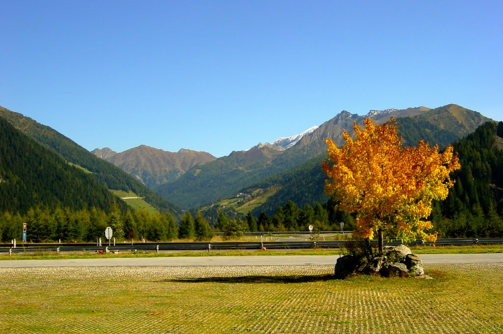 Blick ins Schmirntal by Hubert Jenewein