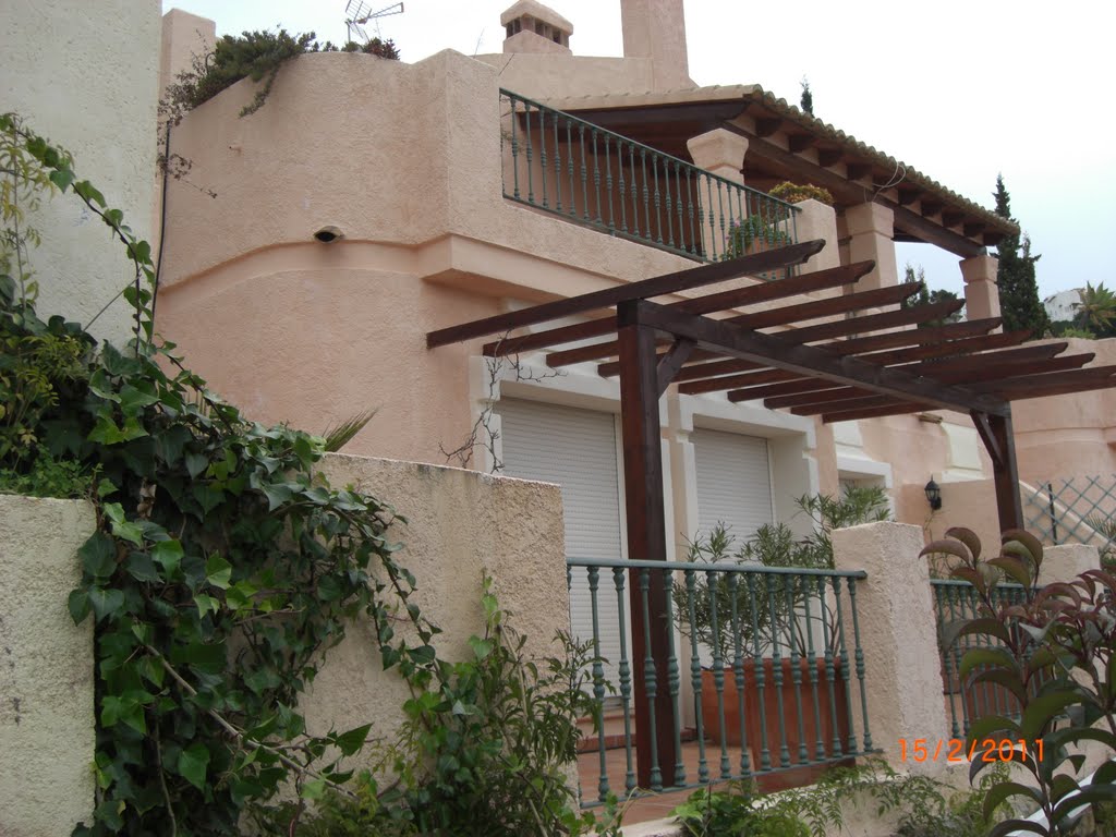 Bungalow in Altea Hills by Salvador Ménez