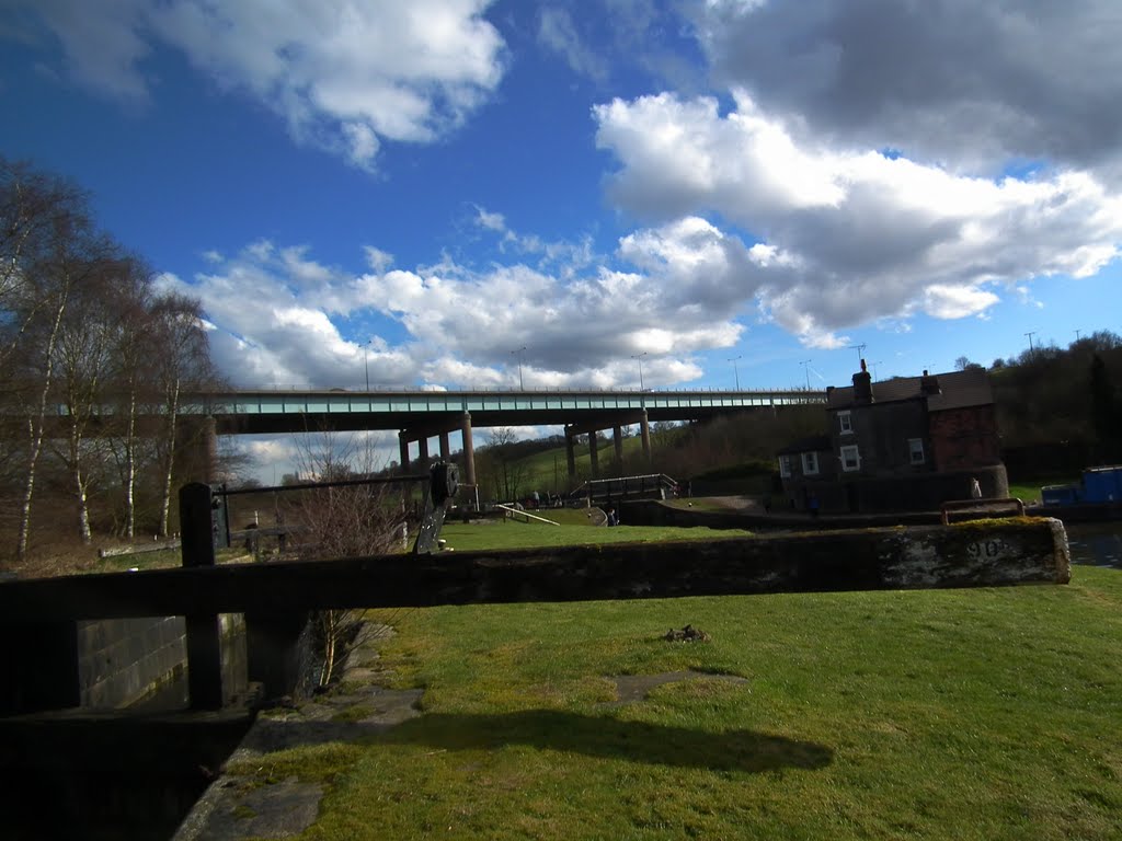 M6. Leeds liverpool canal by bazzer12