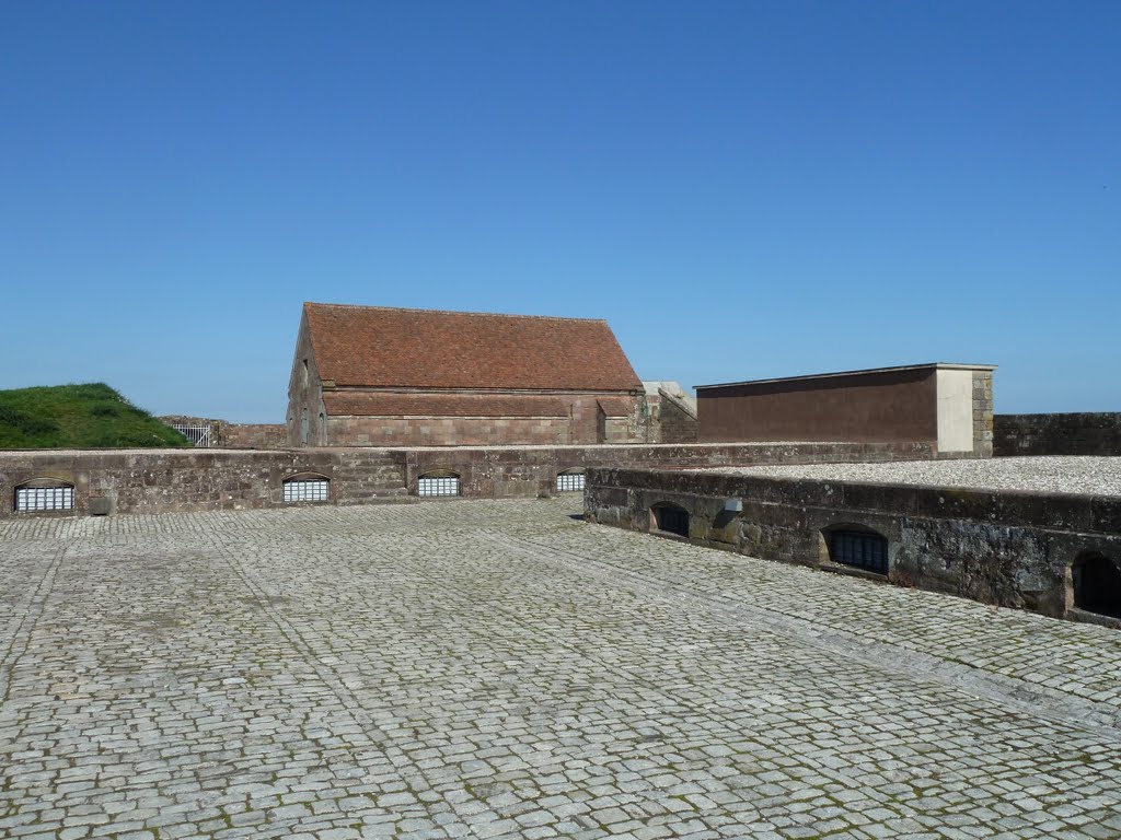 Place d'armes Citadelle de Bitche 57230 France by JR020453