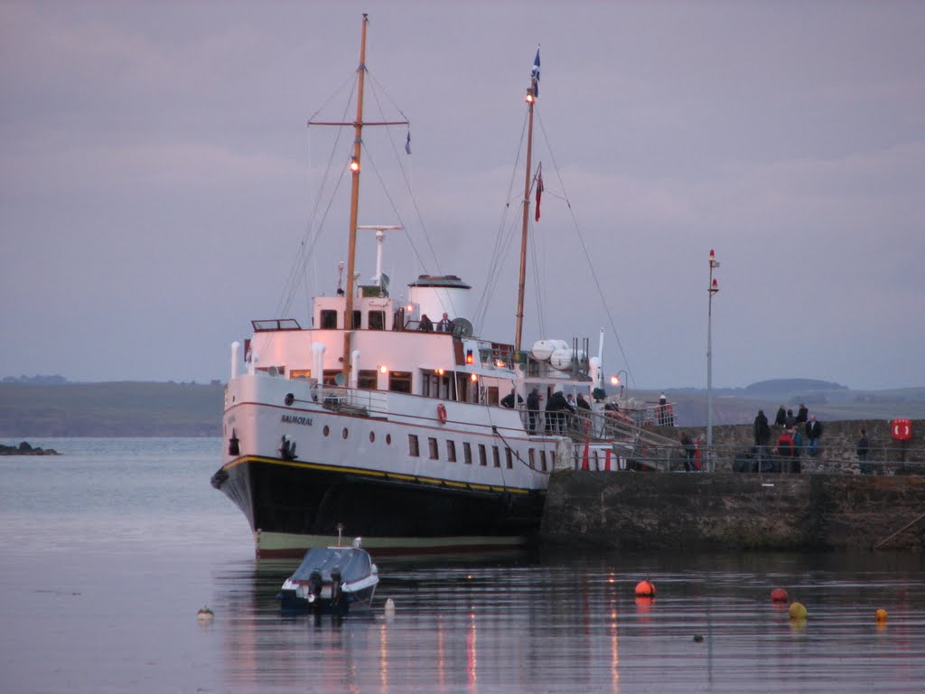 "Balmoral" at Garlieston Harbour by ebl