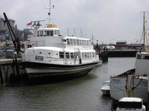 Büsum Harbour by Axel Guelzow