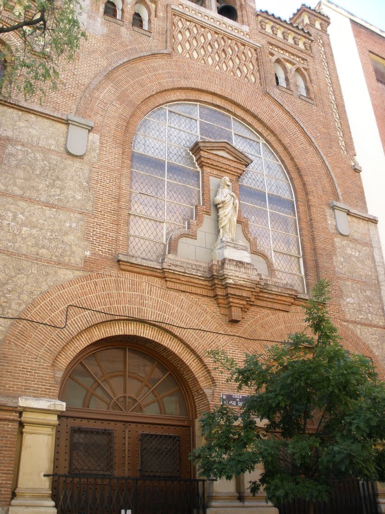 Basílica de la comunidad rumana en Madrid. Calle Nicasio Gallego 24 by nunila77 merche