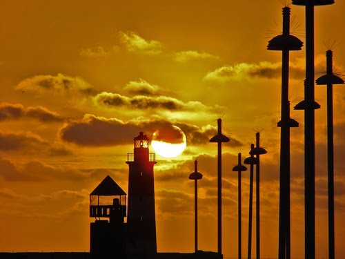 Atardecer en el Faro de Antofagasta by Jose Nicolas Garay L…