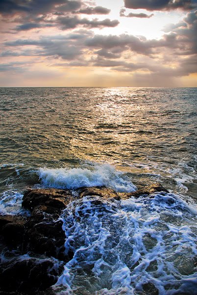 Vung Tau at sunset by leruswing