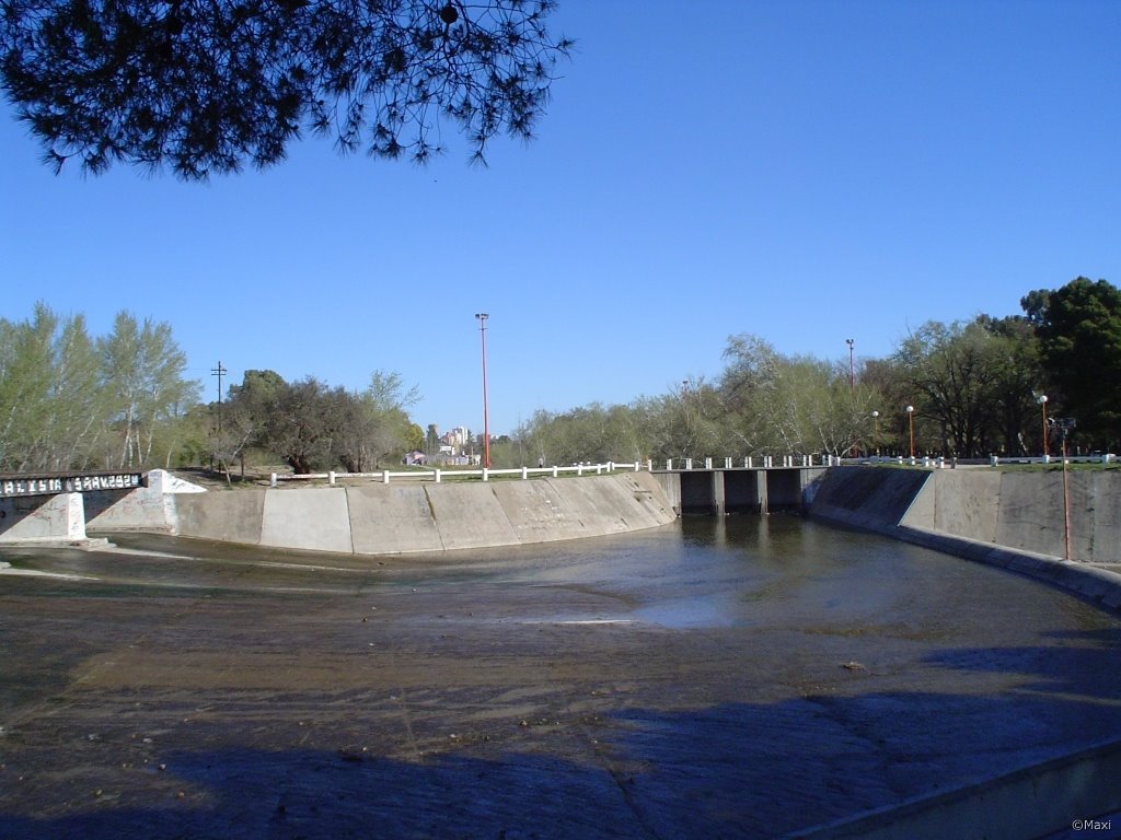 Arroyo Naposta - Bahia Blanca by Maxi