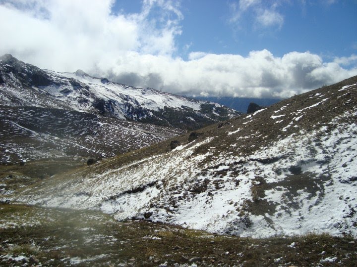 Subiendo al Cerro Piltriquitrón - El Bolsón - Pcia de Río Negro by Nora Paradela