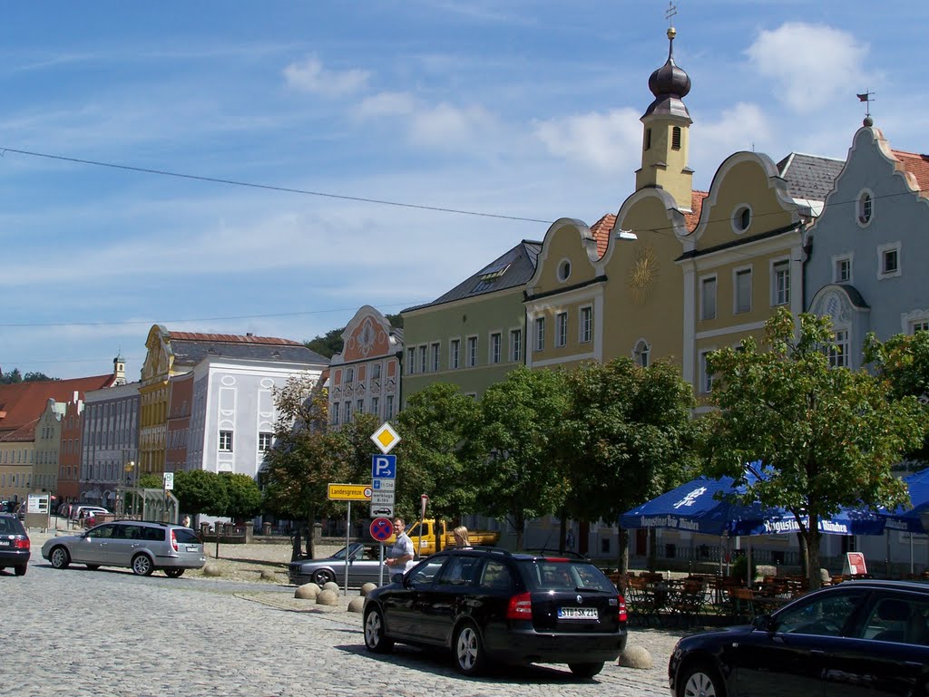 BURGHAUSEN (D) - the main square Stadtplatz by lujerista