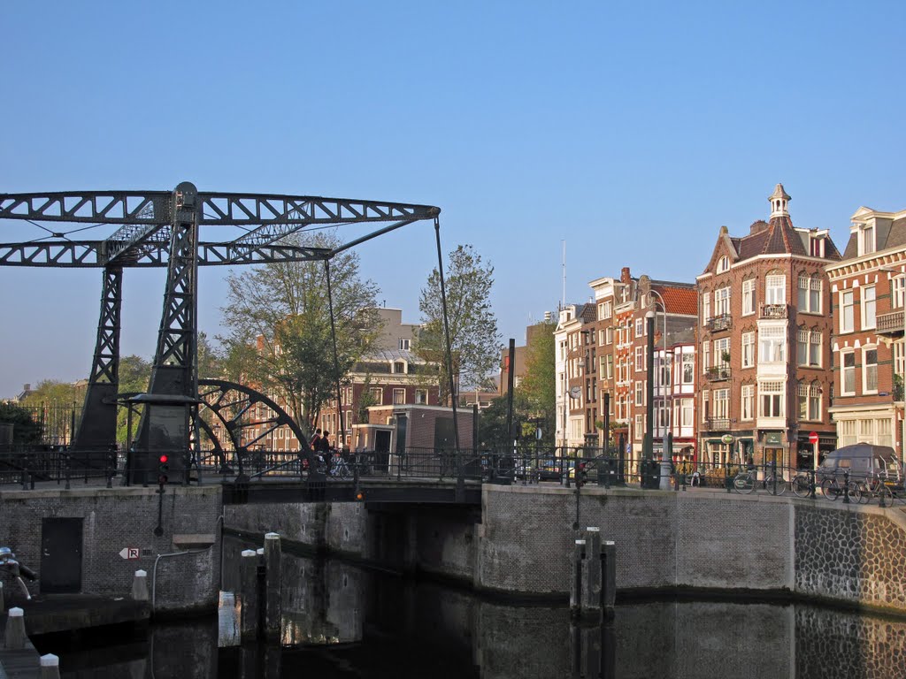 Amsterdam si sveglia tardi il sabato mattina by Silvia Baioni