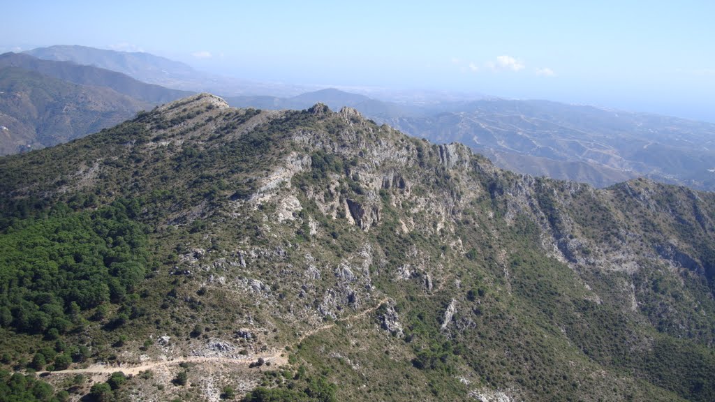 Sierra de Mijas y Fuengirola desde sendero Cruz de Juanar by Carlos GPSMalaga