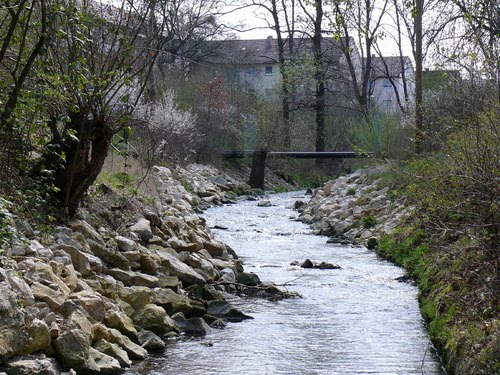 Die Steinach in Nürtingen_1 by Roland Appl