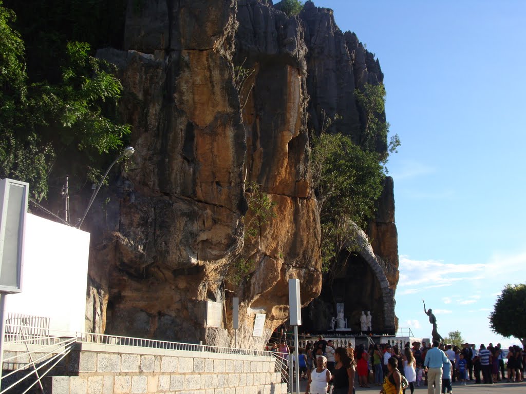 Bom Jesus da Lapa - BA, entrada da lapa (gruta) by Dimas Justo