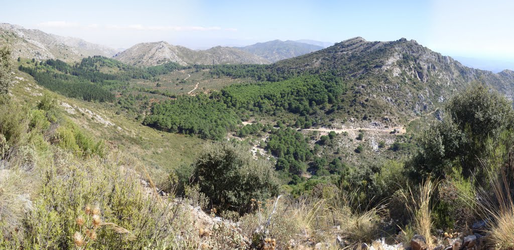 Panoramica Mirador Macho Montes desde sendero Cruz de Juanar 09-10-2011 by Carlos GPSMalaga