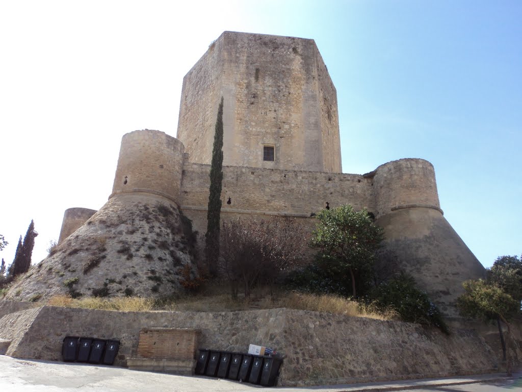 Torre del Homenaje by Luin Mena