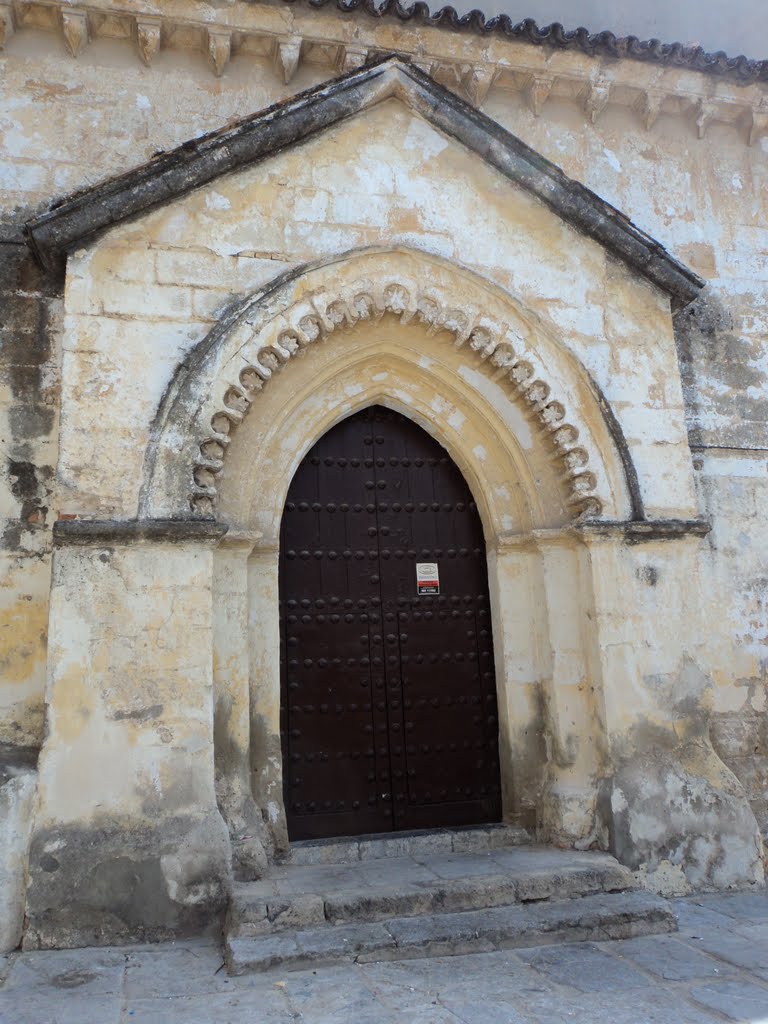 Portada de la iglesia de San Lucas by Luin Mena