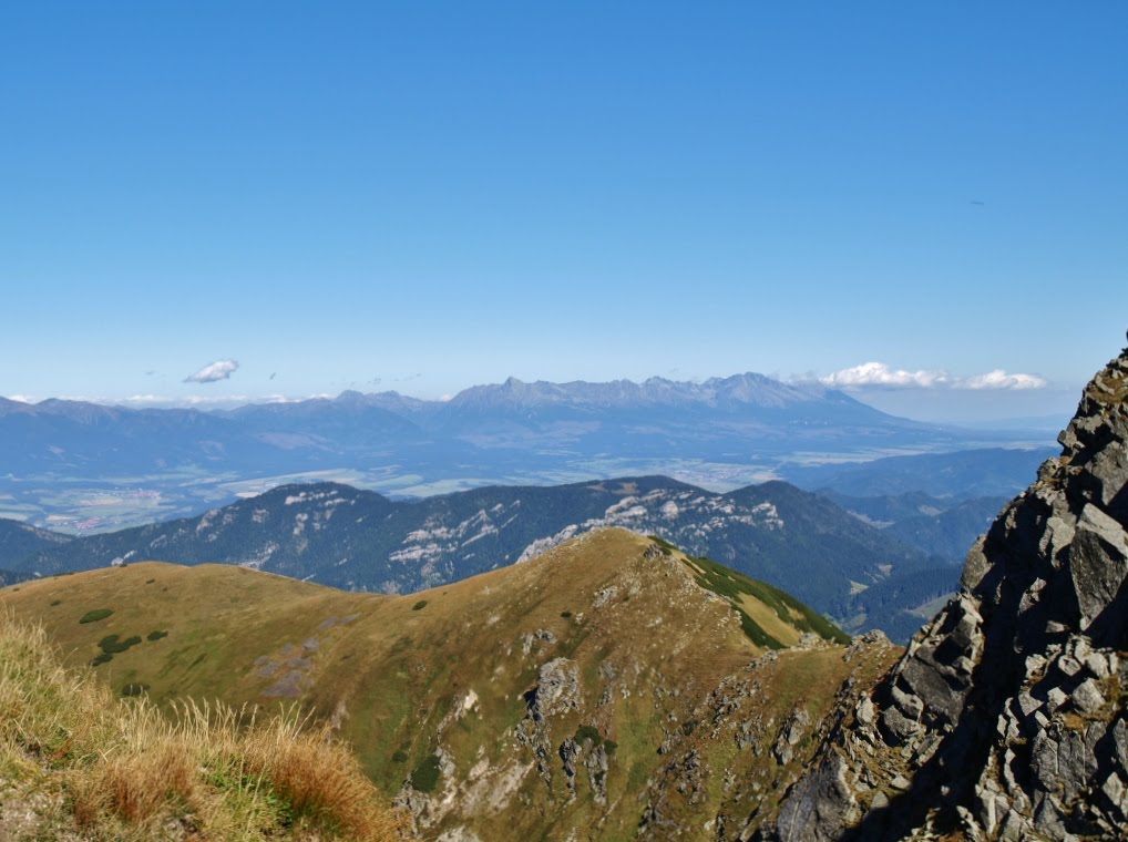 Nízke Tatry - pohľad na VYSOKÉ TATRY by < JOKO >