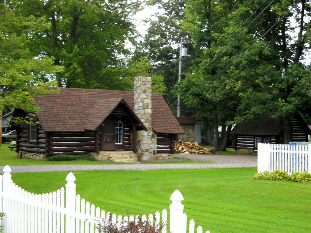 Leber's Log Cabins & Gift Shop, Historic National Road, 4985 National Pike, Markleysburg, PA by Mean Mister Mustard