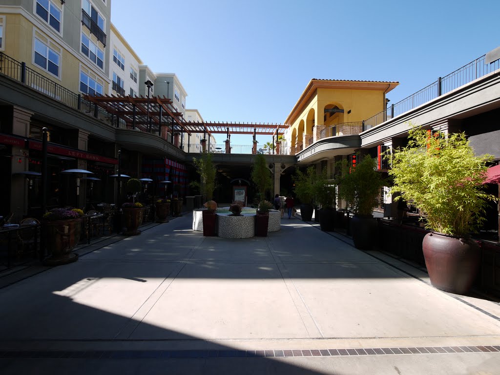 Fountain in a small plaza between Santana Row and parking garage (looking west). by VasMan