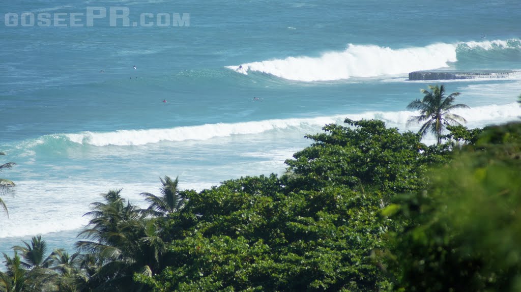 Table Top & Surfers Beach in Aguadilla - goseepr.com pic 1 by GoSeePR.com