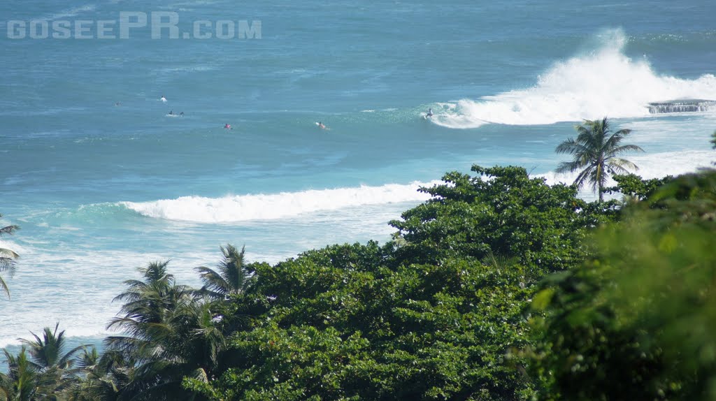 Table Top & Surfers Beach in Aguadilla - goseepr.com pic 2 by GoSeePR.com