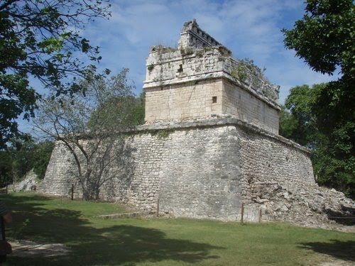 Chichen Itza by Hans-Thomas Müller