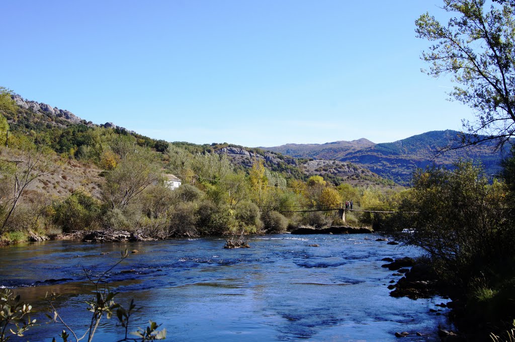 Ruta circular de las minas en Sabero. Río Esla. by Ruben García