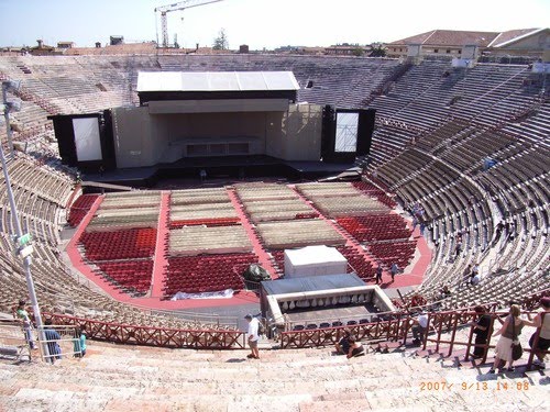 Verona Arena innen by scholle