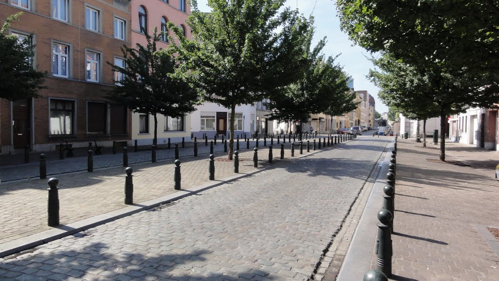 RUE DE LA SENNE. by karel wielinga