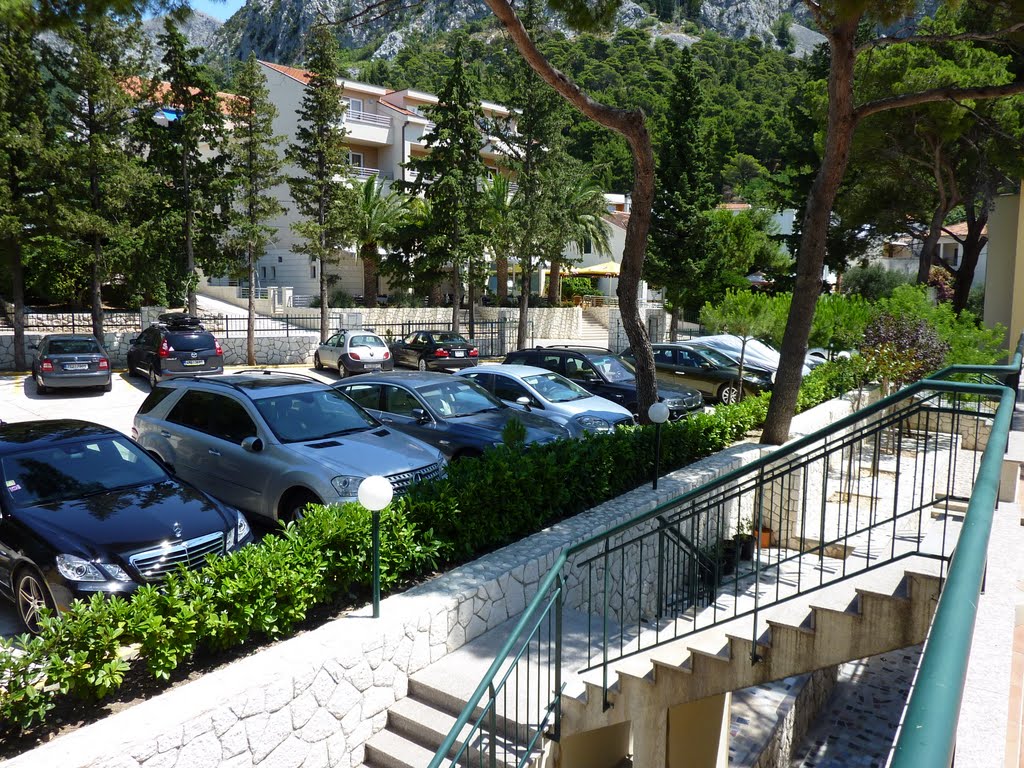 Hotel Sunce parking - Gradac by Brano Nebora