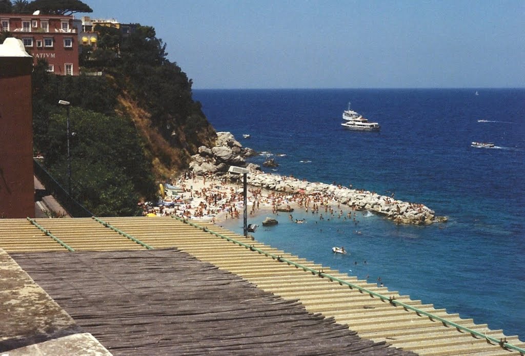 OC-Playa en Marina Grande, Capri by Osvaldo Colman