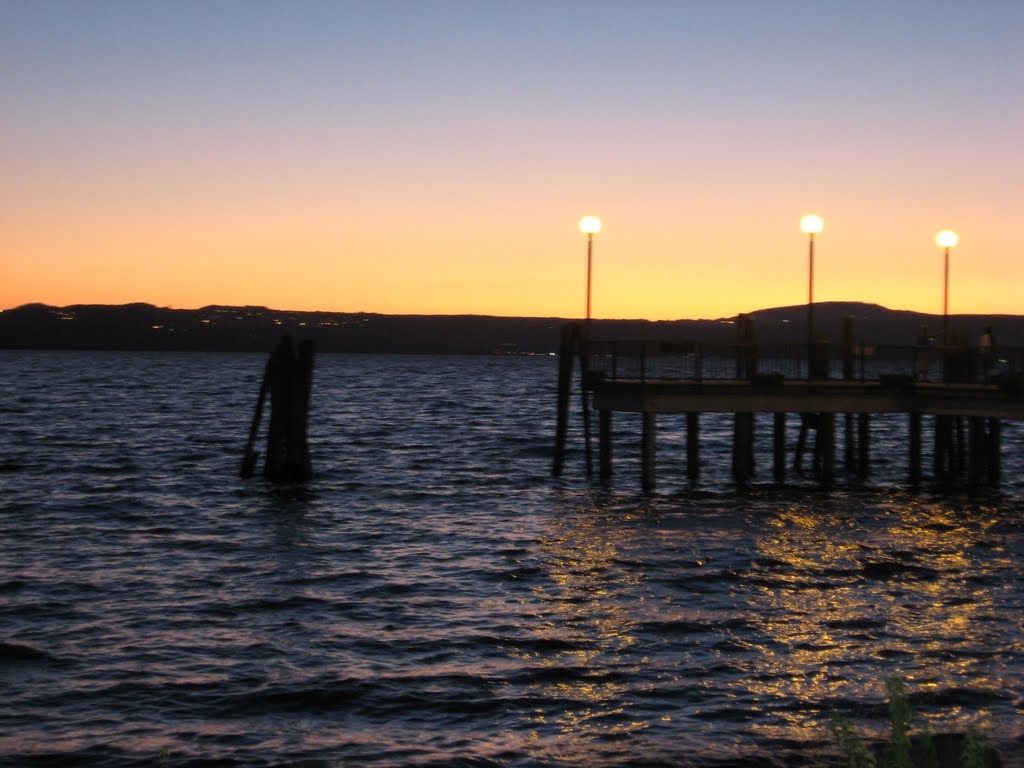 Lago di Bracciano prime ombre della sera by mario.v1949@libero.it