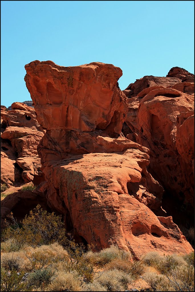 Redrocks in Lake Mead Recreation Area 8.9.2011 ... C by americatramp.the2nd