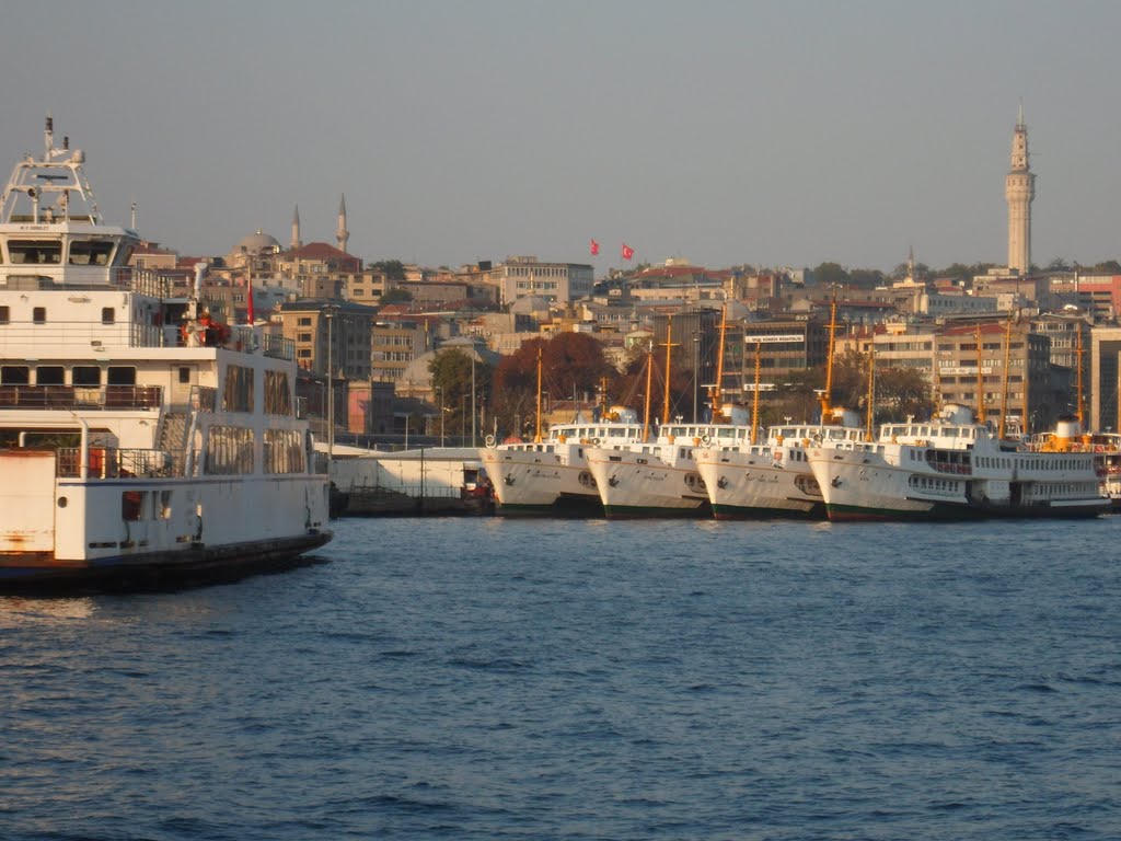 Eminönü by apencene