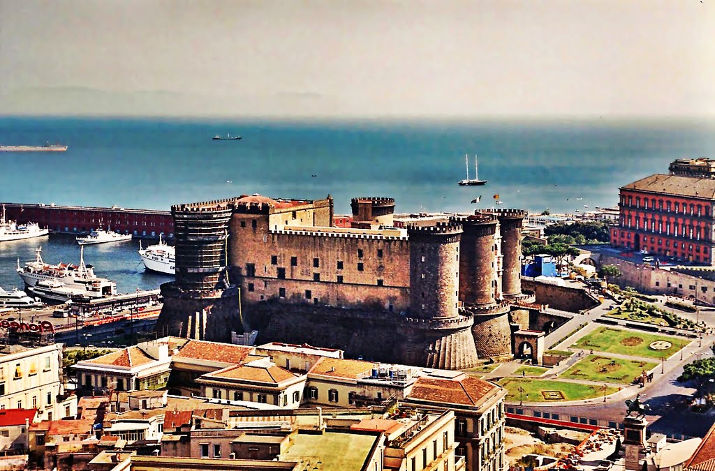 Castel Nuovo, Napoli by Juan Antonio Ferraro