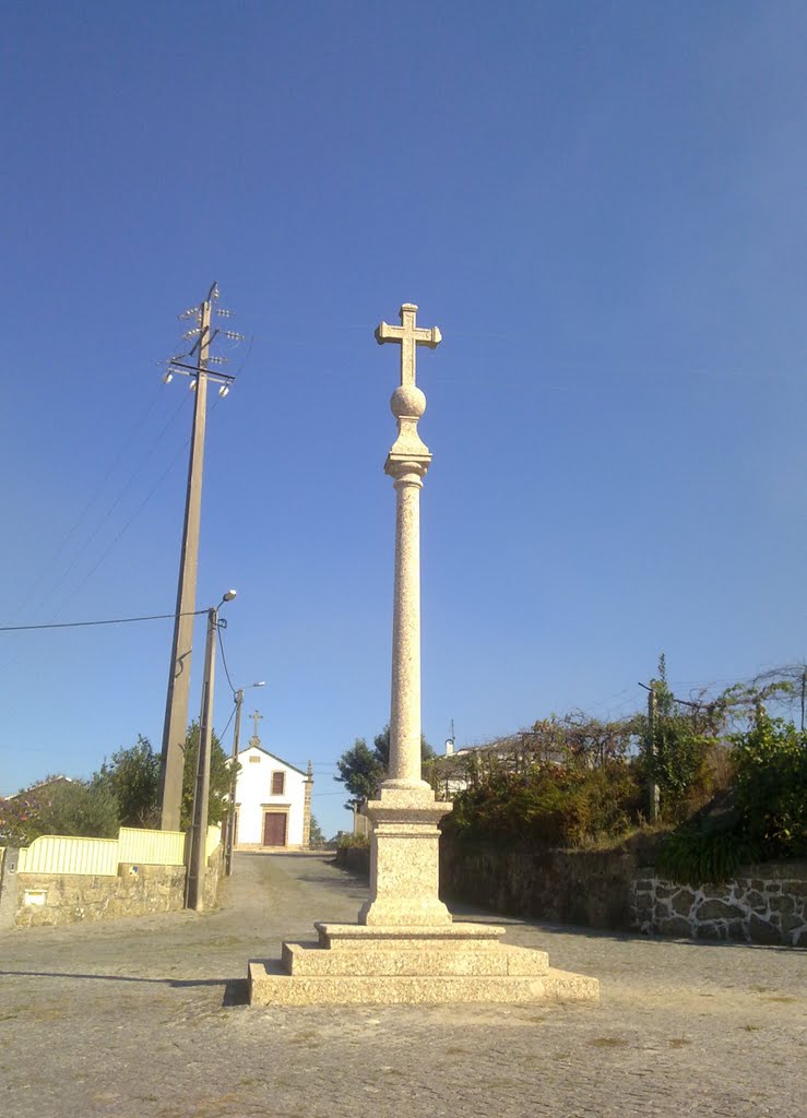 Cruzeiro de S. Tiago da Cruz by Fernando J. Oliveira