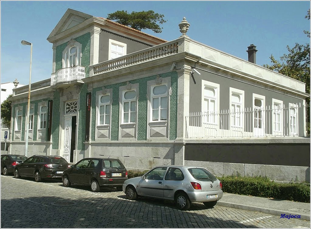 Matosinhos (Avenida Afonso Henriques, Casa da Juventude, edifício finalmente recuperado pelo município) by Majoca