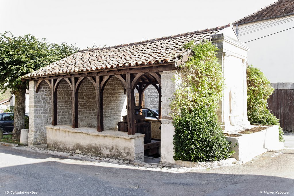 10 Colombé-le-Sec - Lavoir by H. Rebours