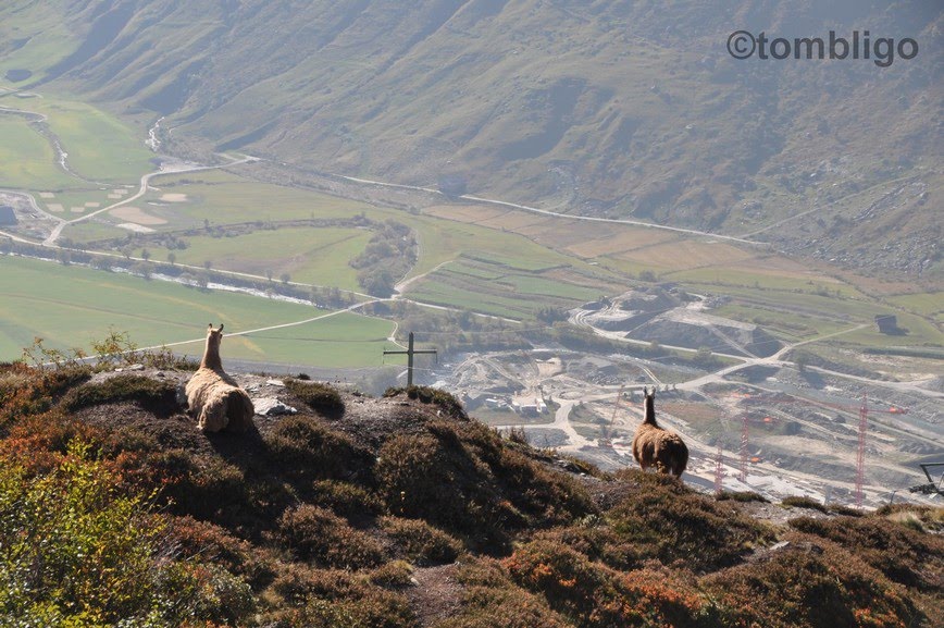 Andermatt - Was baut denn hier der Sawiris? by ©tombligo.ch