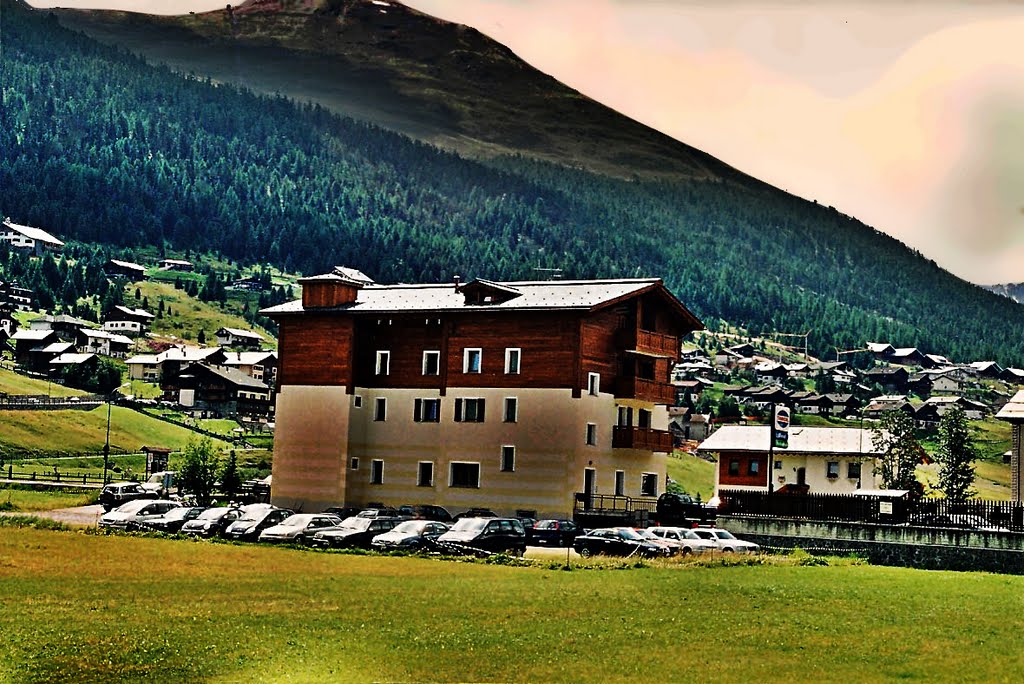 Vista de Livigno by Juan Antonio Ferraro