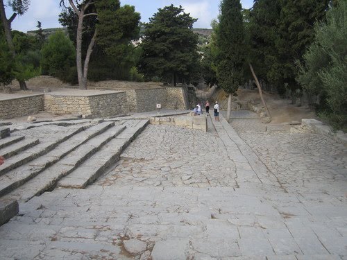 Knossos Open Air Theater, Road to Small Palace by shuribear