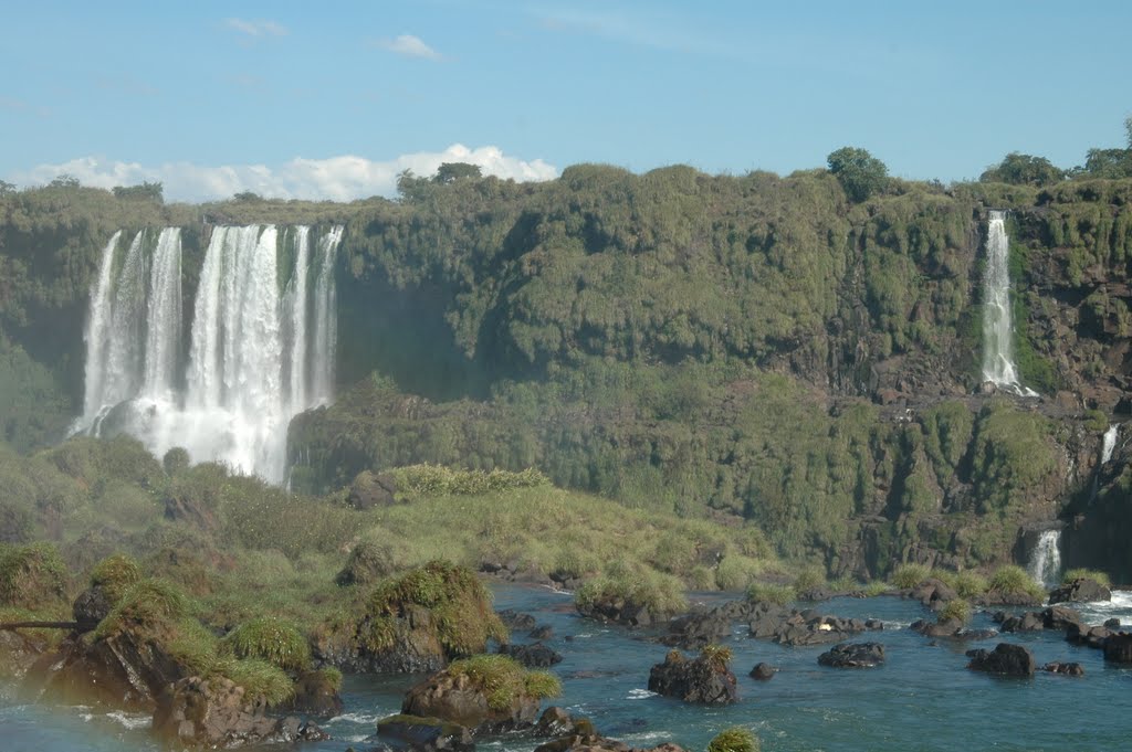 Iguazú Water Falls in Iguazú - Misiones Province, Argentina by SANKARS