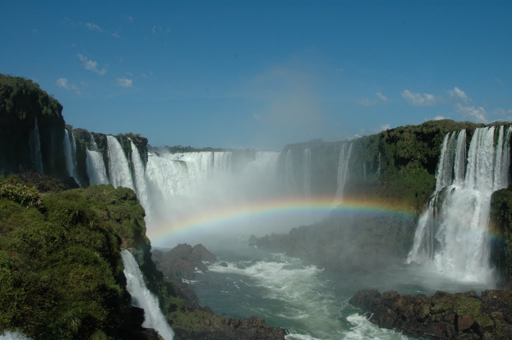 Iguazú Water Falls in Iguazú - Misiones Province, Argentina by SANKARS