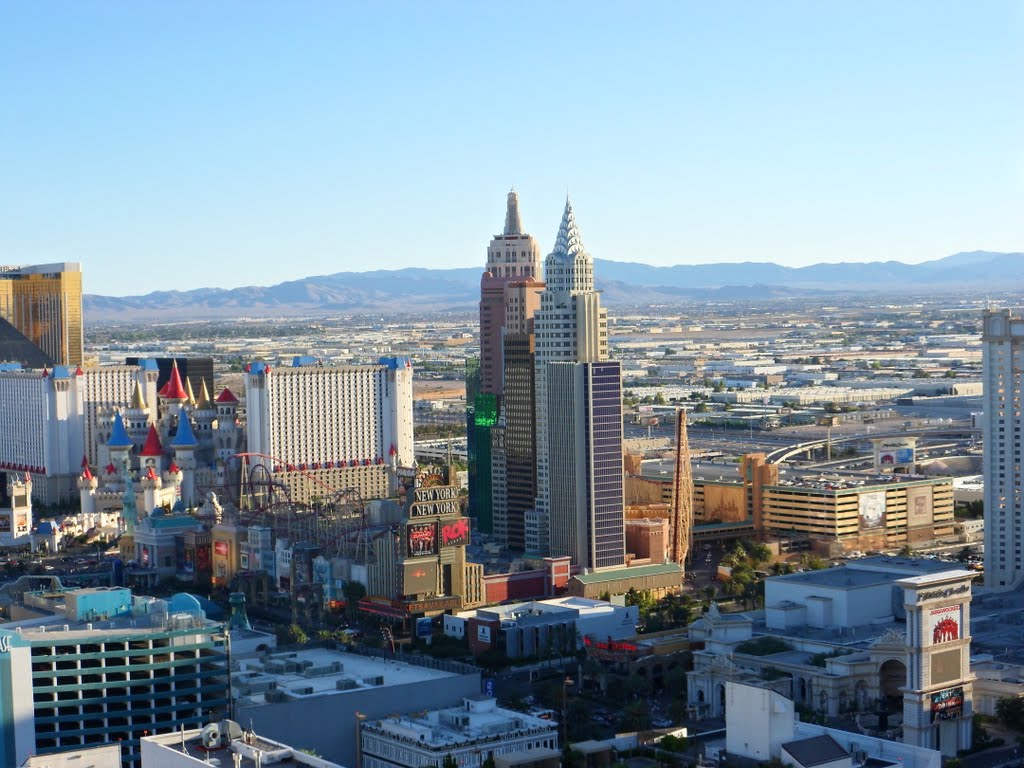 Las Vegas NV, On top of the roof by Barby Fimbres