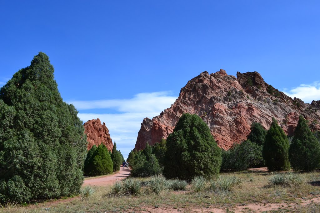 Walking in the Garden of the Gods Park 1956m -2011- by GSZENDRODI