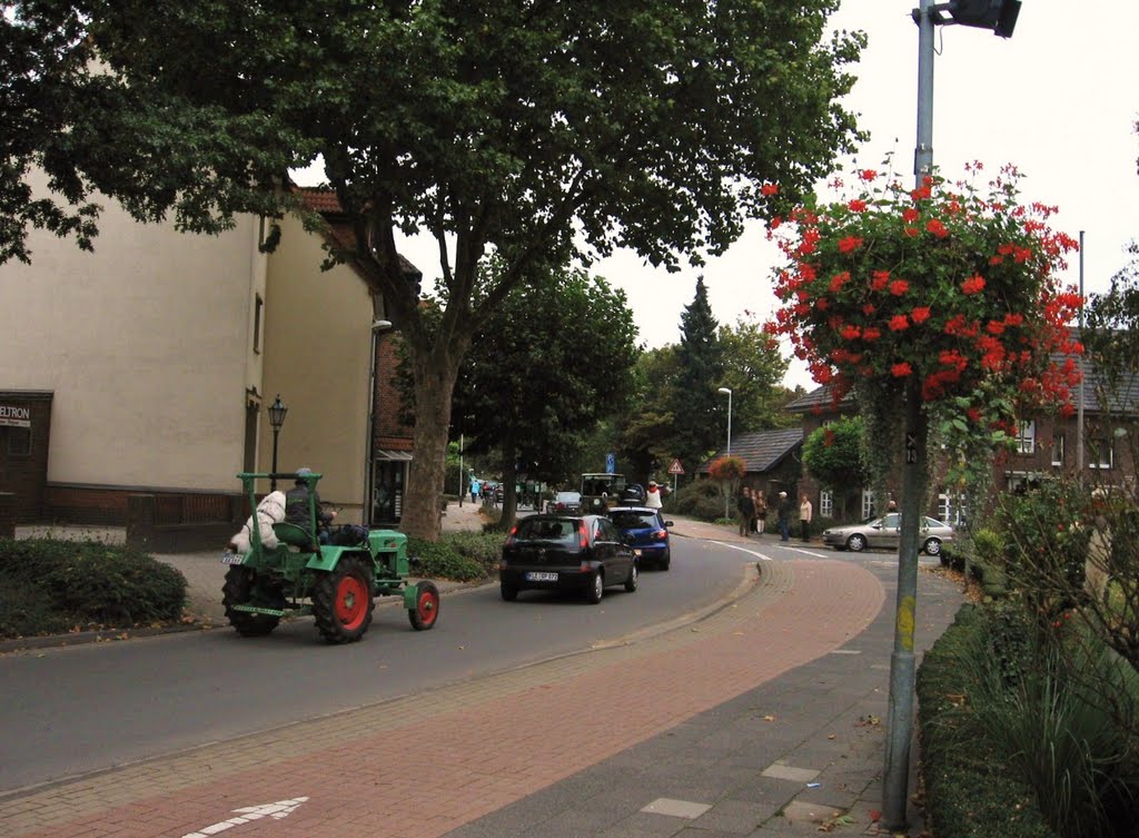 Treckerschau in Straelen ... Niederrhein... by eichhörnchen